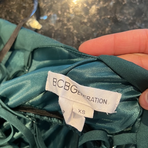 Emerald green cocktail dress, bcbg generation, xs - Picture 8 of 8